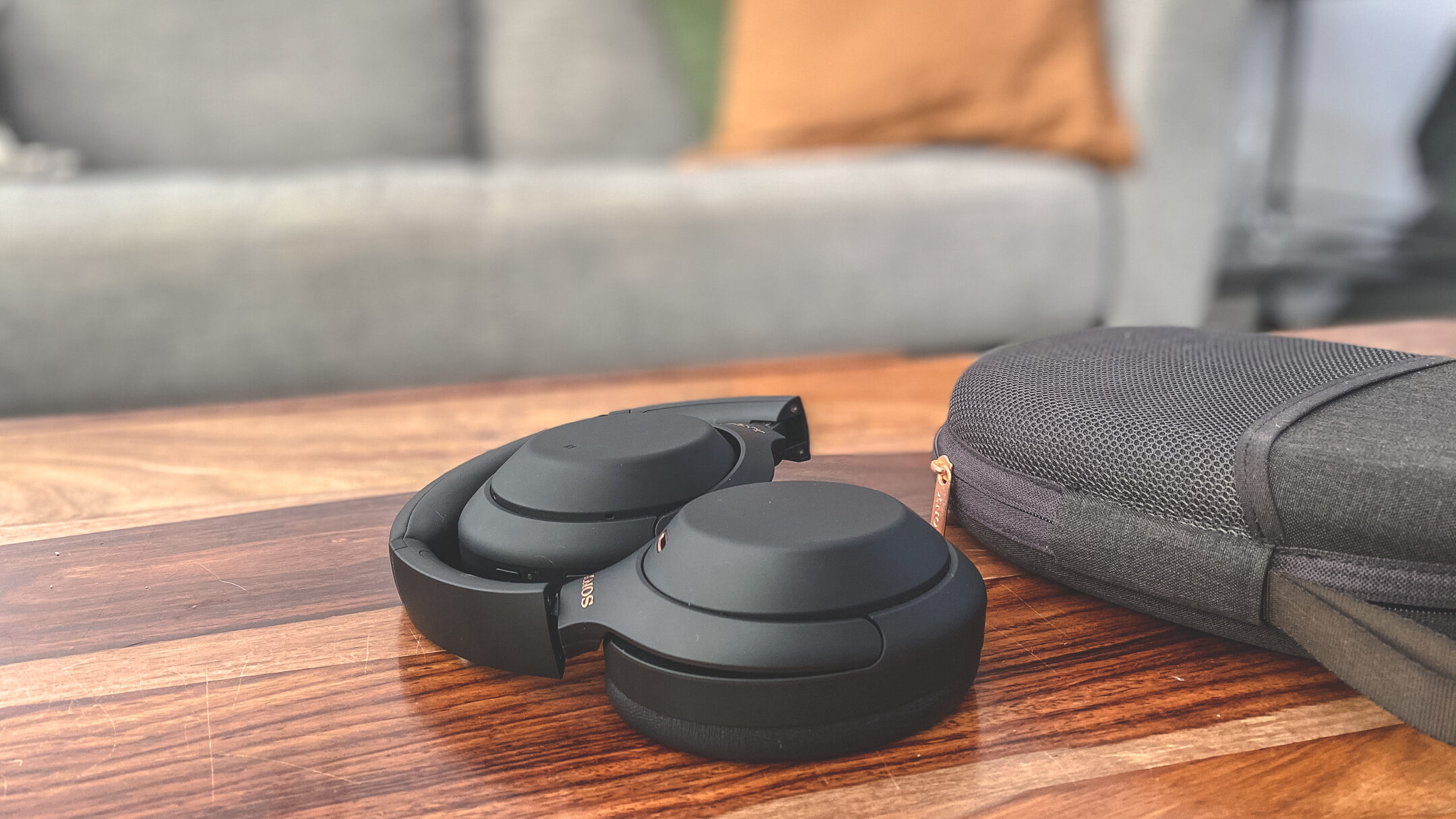Sony WH-1000MX4 noise cancelling headphones