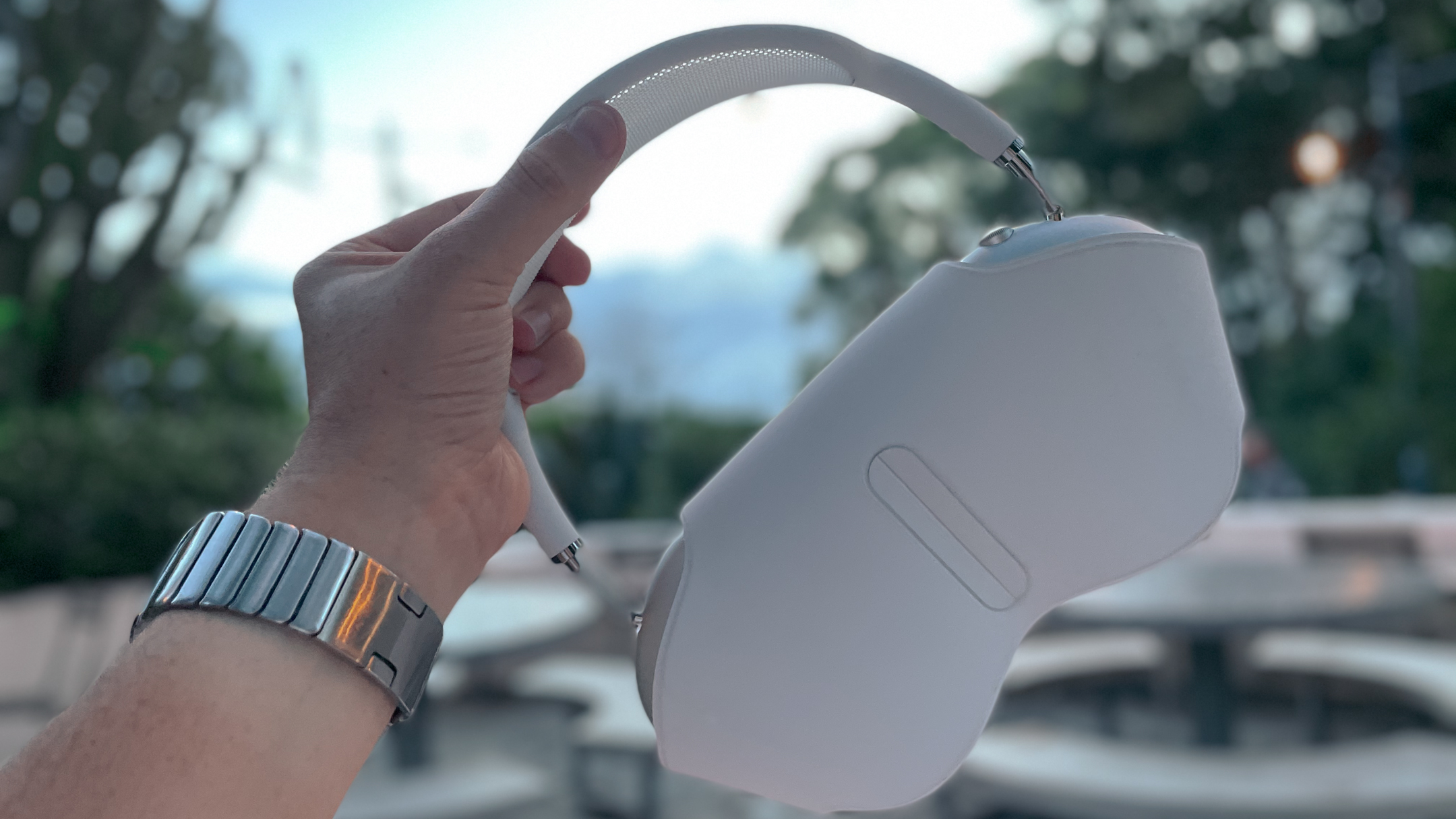 AirPods Max in Smart Case